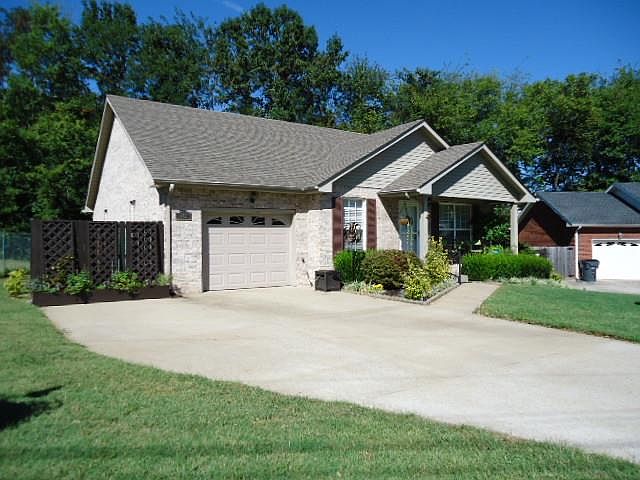 1st image of 360 Maple Park Dr