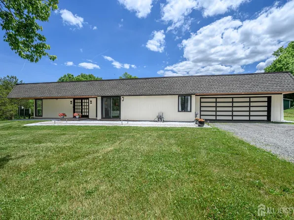 13 Central Ave, Whitehouse Station, NJ 08889