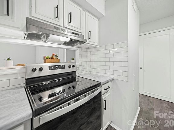 3rd image of 5026 Sardis Rd