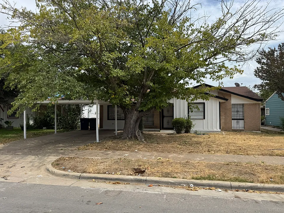 3722 Happy Canyon Dr