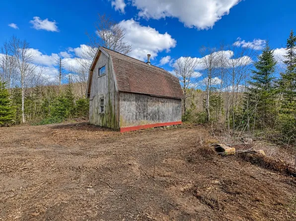 2900 Old Duck Pond Road, Sheffield, VT 05866