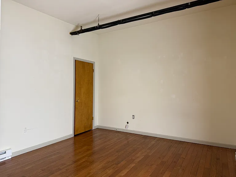 28 Ridge St #4 — Photo 6