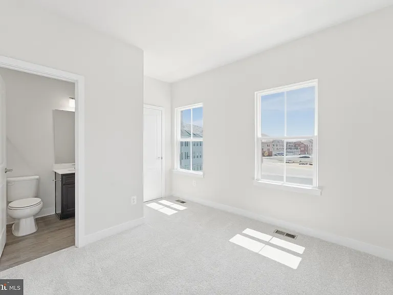 16130 Hyde Park Pl — Photo 22