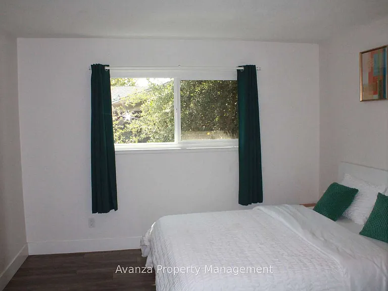 725 W Rialto Ave — Photo 13