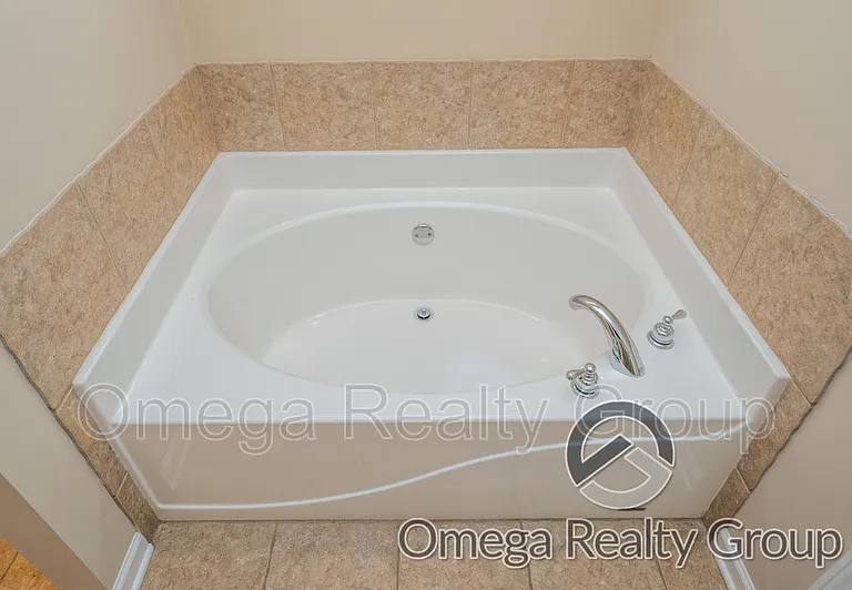 1325 Meadow Glen Rd — Photo 36