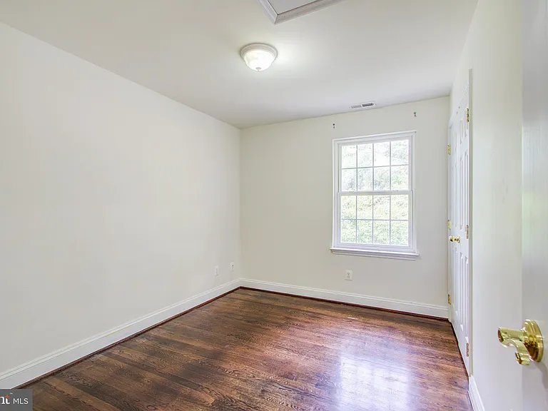 9203 Cedarcrest Dr — Photo 26