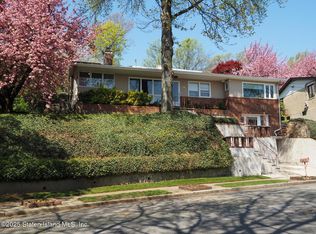 99 Signal Hill Rd, Staten Island, NY 10301