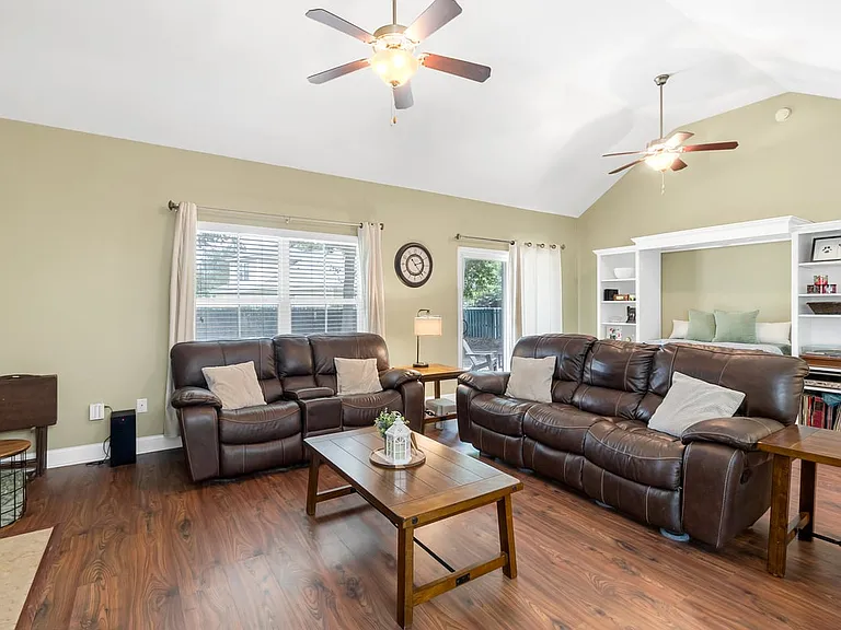 232 Cottonham Ct — Photo 9