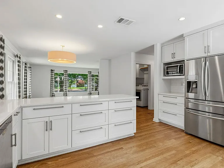 3810 Avenue H — Photo 16