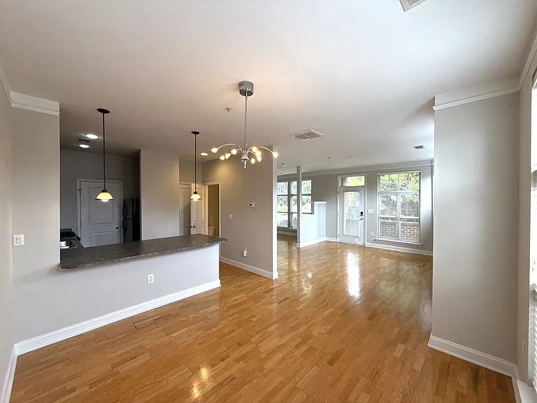 534 Oakland Ave — Photo 5