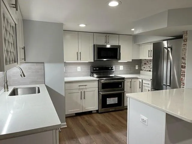 2 bed, 850 sqft, $2,500 — Photo 3