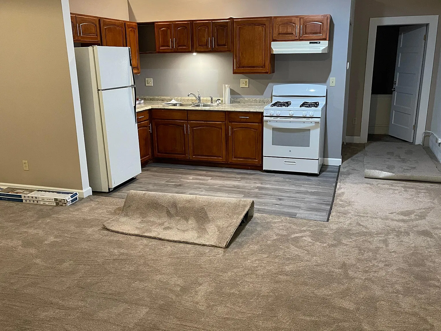 1 bed, 1080 sqft, $1,100 — Photo 3