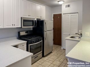 3711 N Sheffield Ave #405, Chicago, IL 60613