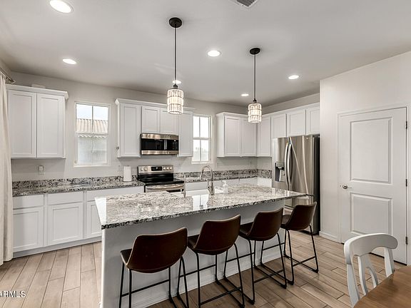 3rd image of 8429 W WINDSOR Boulevard