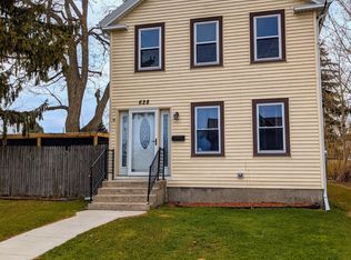 628 N 9th St, Manitowoc, WI 54220