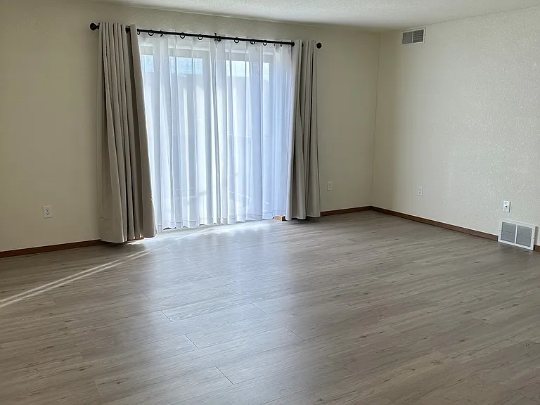 Westgate Apartments — Photo 7