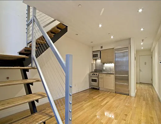 Rented by Plaza Real Estate Group | media 26