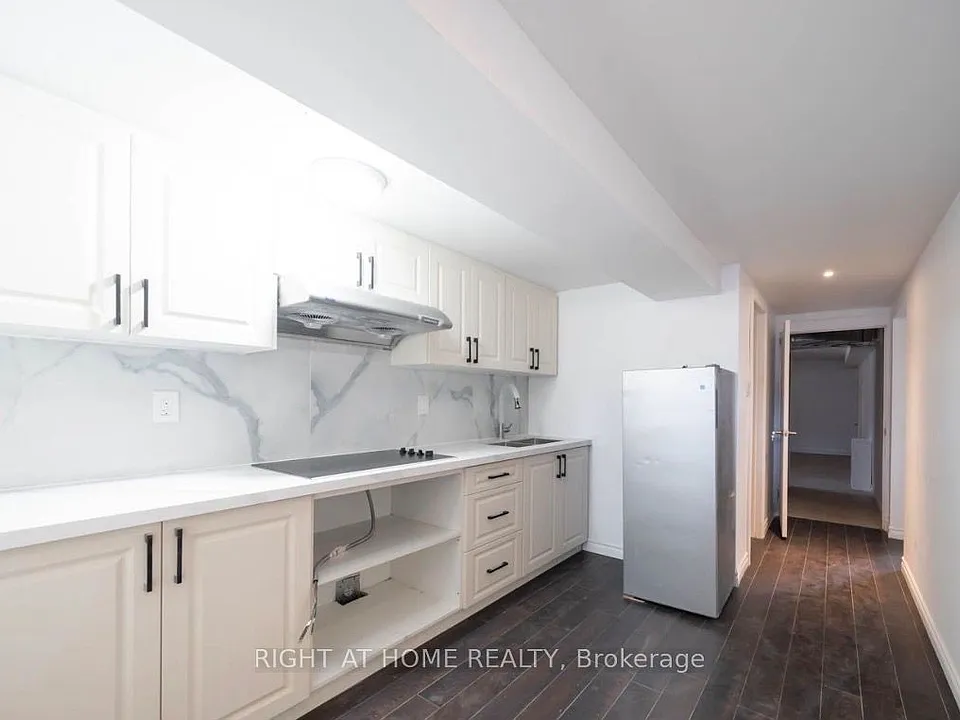 46 Shrewsbury Sq #LOWER