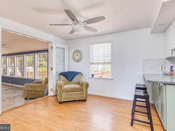 5th image of 46 Lewis Ct