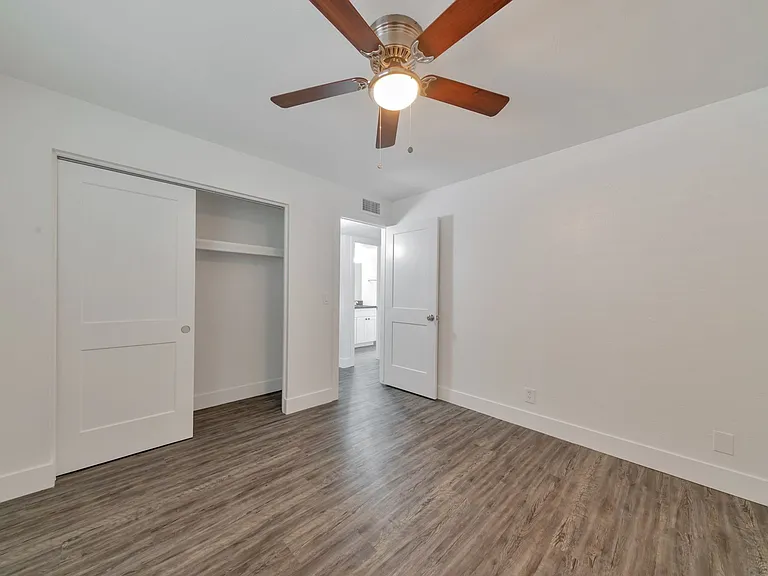 1001 W Flint St — Photo 15