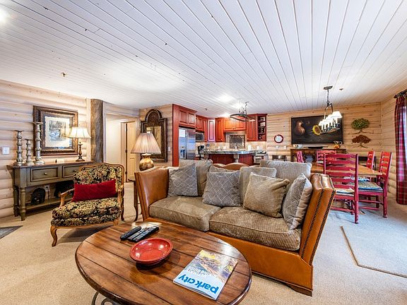 5th image of 7447 Royal St E #103