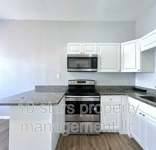 14125 Palm St #4 — Photo 11