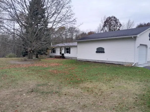 68 Wire Line Rd, Caro, MI 48723