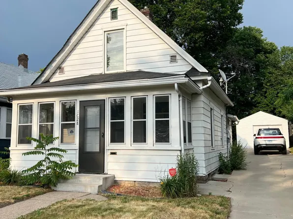 1028 Western Ave N, Saint Paul, MN 55117