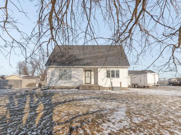 2803 Highway 8, Traer, IA 50675