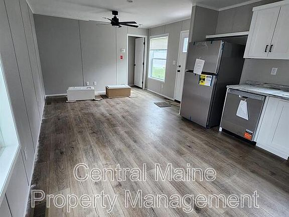 4th image of 15 Austin Dr