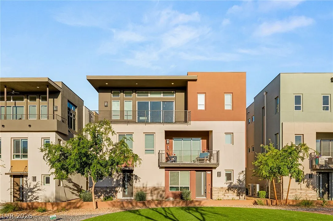 2 bed, 2.5 bath, 2241 sqft, $3,795 — Photo 1