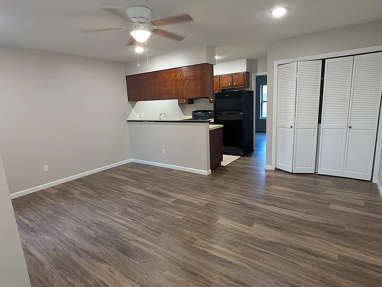 1656 W Matthews Ave #3 — Photo 2