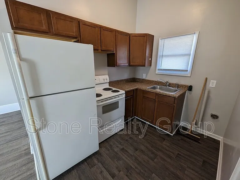 1465 S 18th St — Photo 2