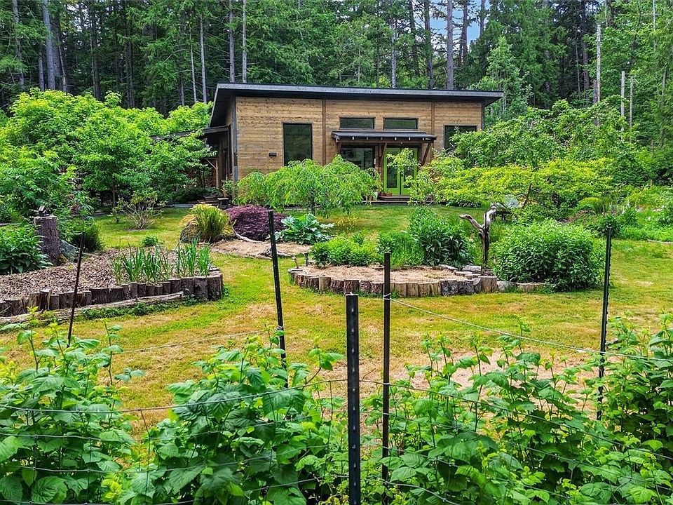 1st image of 220 Sea Meadow Dr