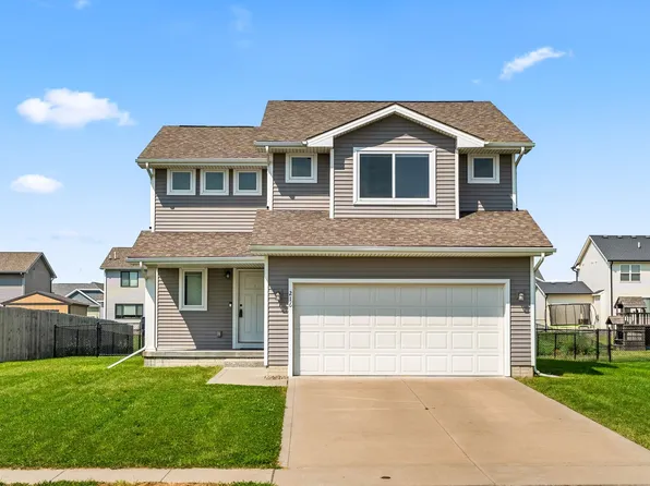 216 Summit Cir NW, Bondurant, IA 50035