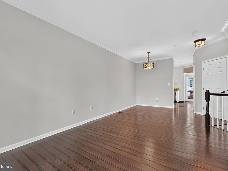 932 Harrison Cir — Photo 8