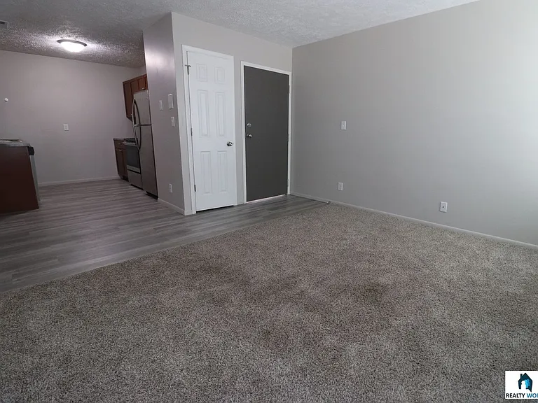 2260 W Street — Photo 2