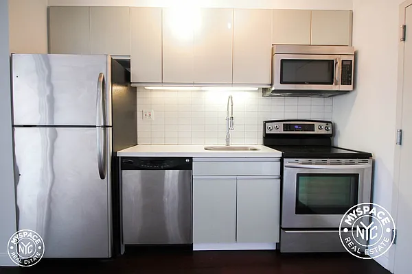 Rented by MySpaceNYC | media 33