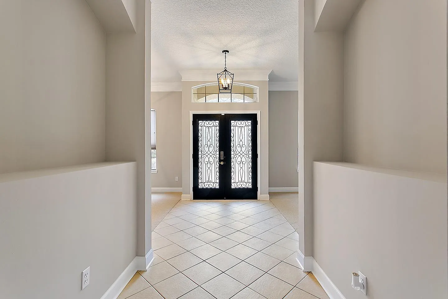 274 Oak Common Ave — Photo 2