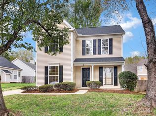 8909 Treyburn Dr, Charlotte, NC 28216
