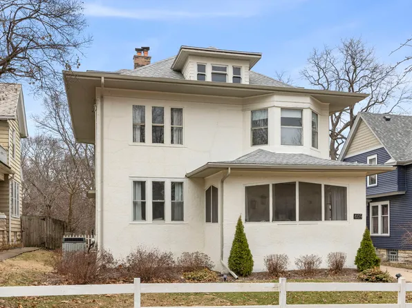 659 W Downer Pl, Aurora, IL 60506