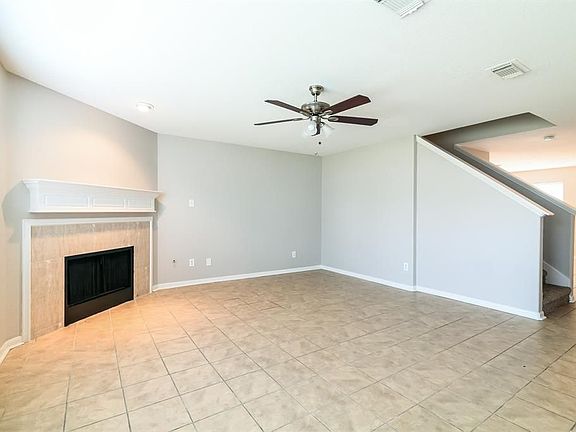 3rd image of 2230 Lawn Crest Dr