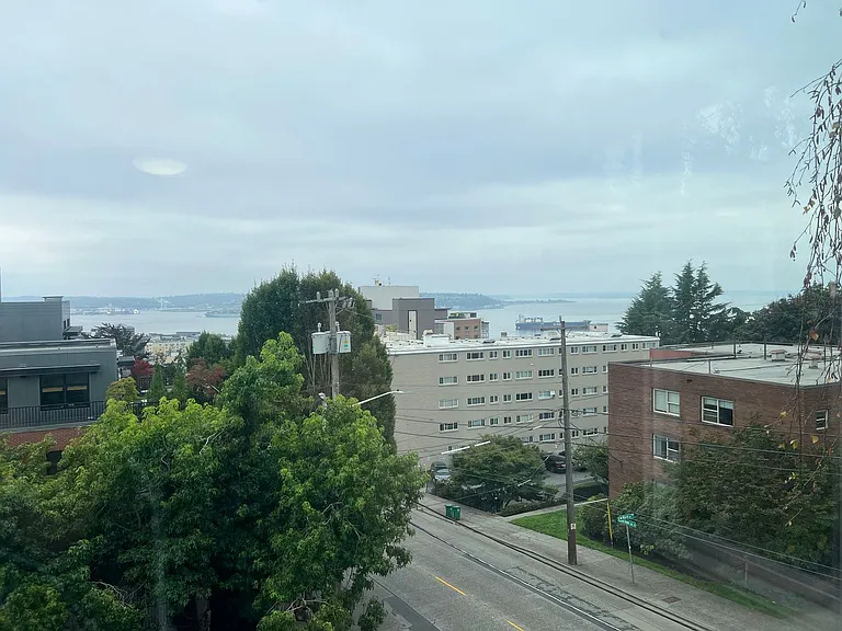 Fairview Apartments — Photo 16