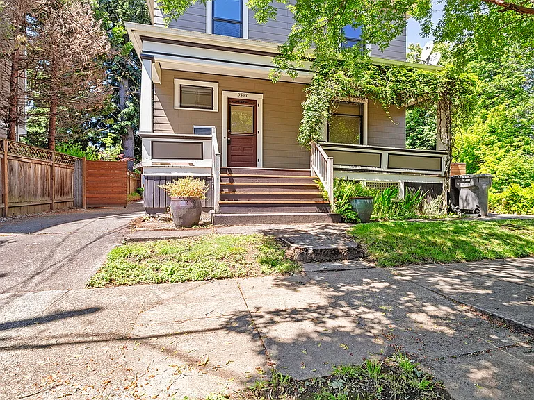3533 NE Grand Ave #1 — Photo 2