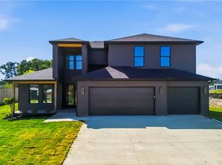949 Red Cedar Pl, Rogers, AR 72756