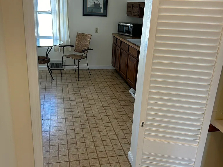 Continental Ave — Photo 2