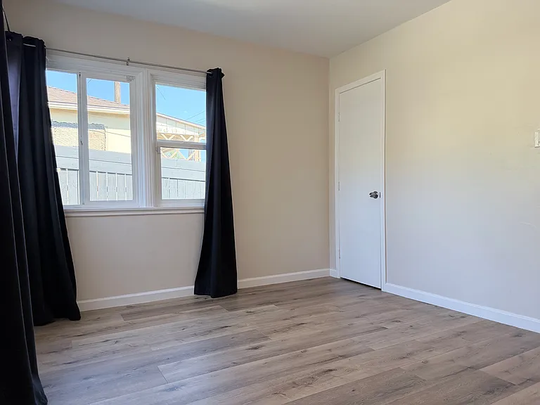 3082 Thurin Ave — Photo 18