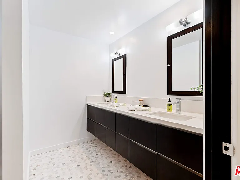 3235 Steven Dr — Photo 20
