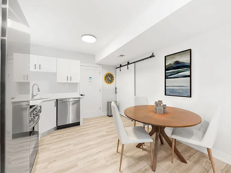 4815 N Hamlin Ave #2 — Photo 6