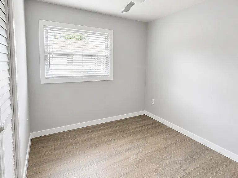 1810 47th Avenue Dr W — Photo 8